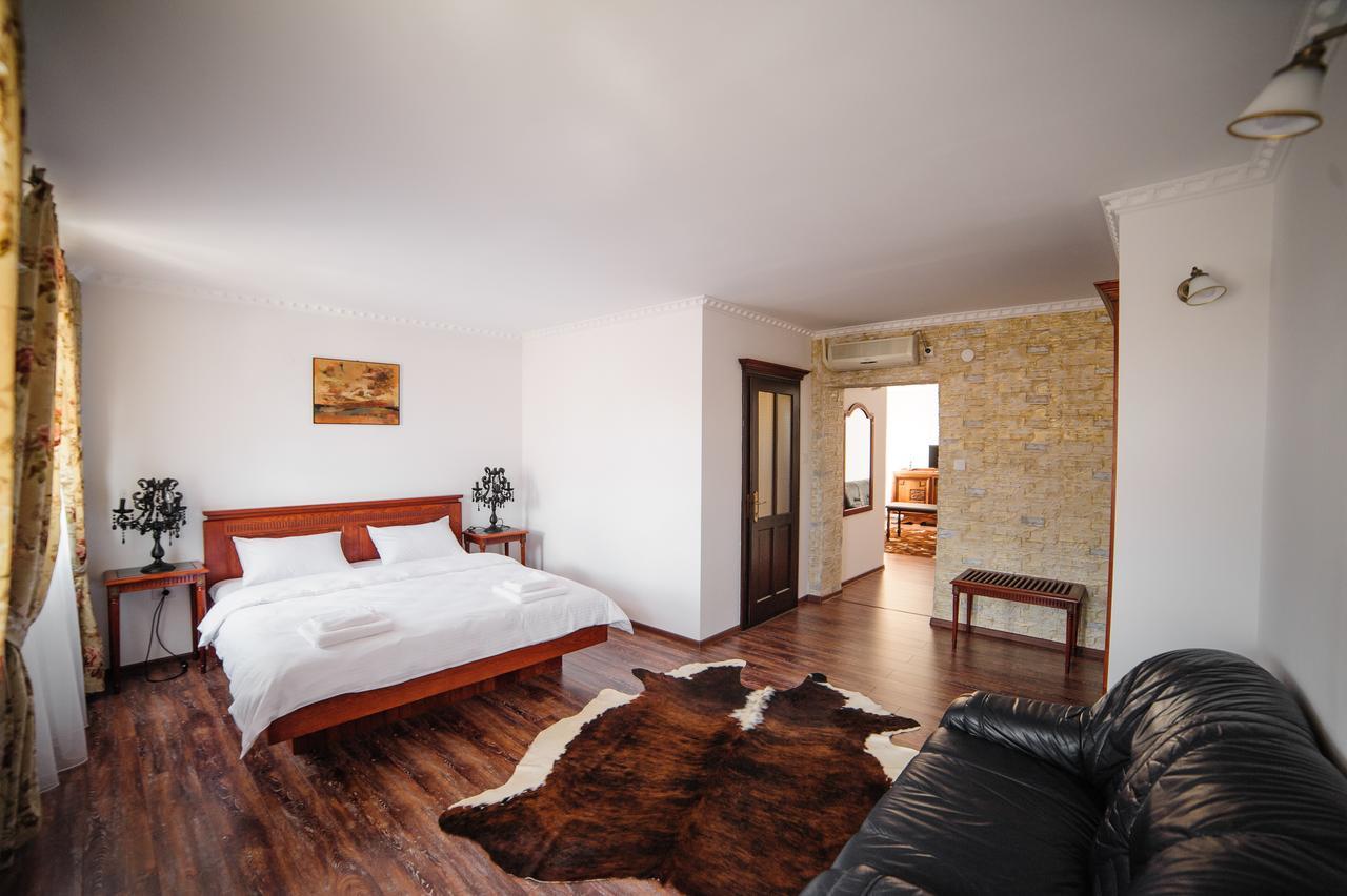 Hotel Gala Oradea Exterior photo