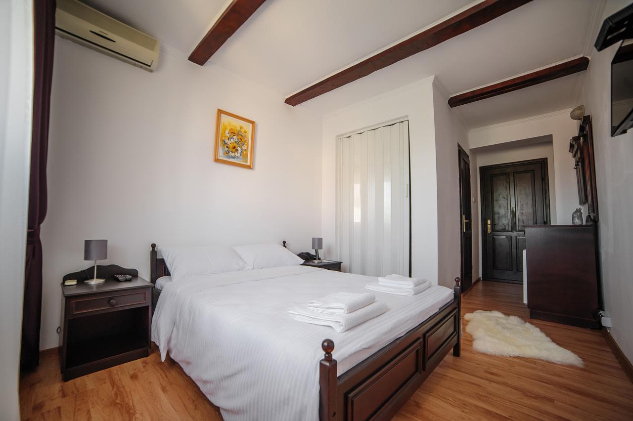 Hotel Gala Oradea Room photo